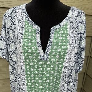 LUCKY BRAND women’s size 2X short sleeve V-neck tunic, green